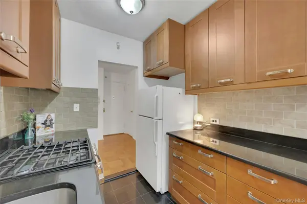 735 Kappock ST #2F, Bronx, NY 10463