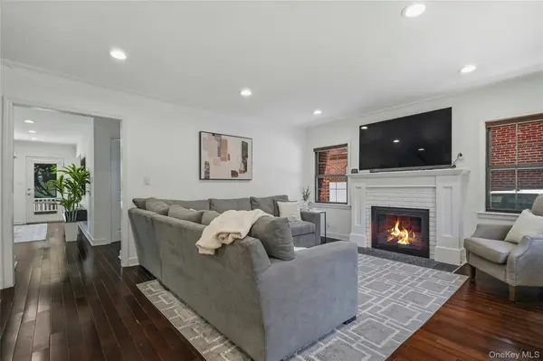 38 Bayview TER, Manhasset, NY 11030