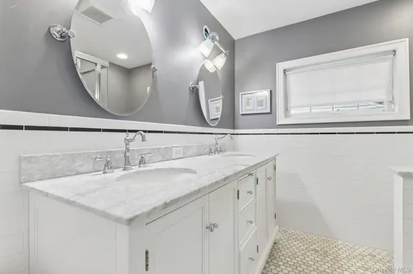 150 High ST, East Williston, NY 11596