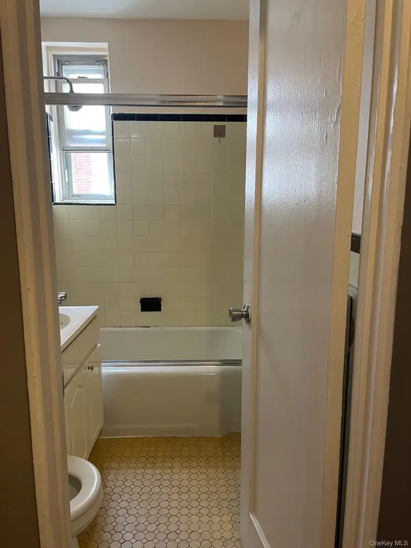 63-61 Yellowstone BLVD #4L, Forest Hills, NY 11375