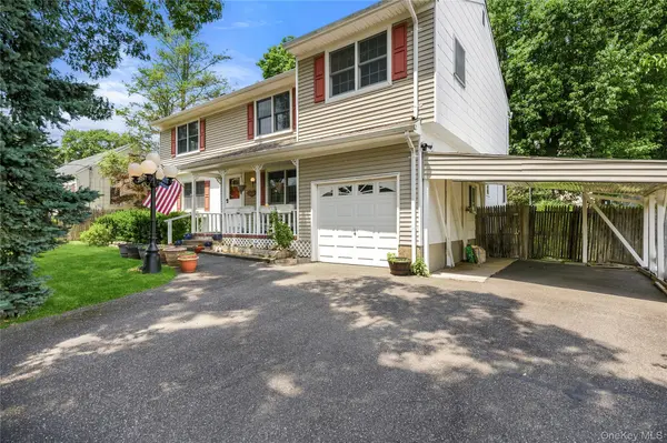 304 Concord ST, Dix Hills, NY 11746