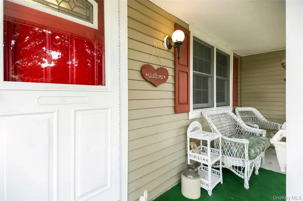 304 Concord ST, Dix Hills, NY 11746
