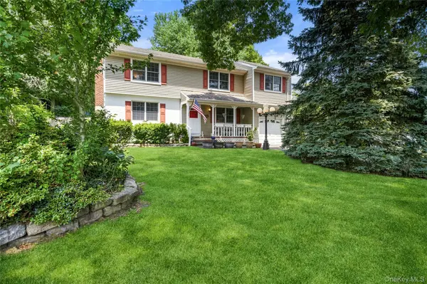 304 Concord ST, Dix Hills, NY 11746