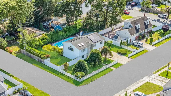 540 Scudder AVE, Copiague, NY 11726