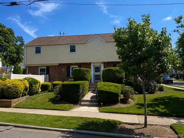 21104 Richland AVE, Oakland Gardens, NY 11364