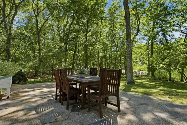 44 Georgica Close RD, East Hampton, NY 11937