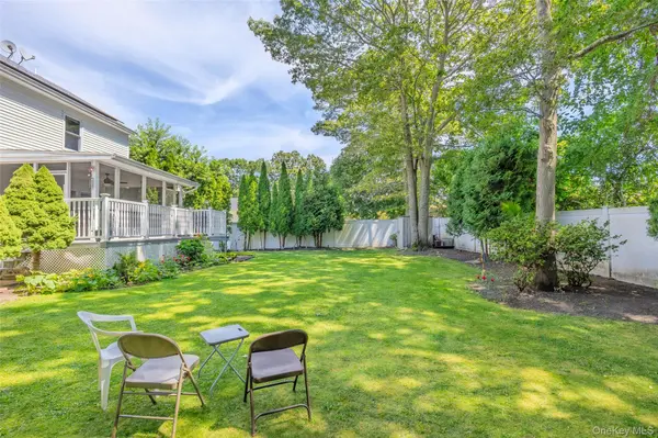 106 Chanel DR, Shirley, NY 11967