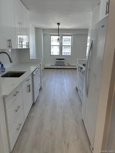 430 Shore RD #8G, Long Beach, NY 11561
