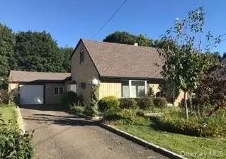 29 Fieldstone DR, Syosset, NY 11791