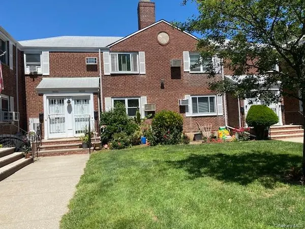 260-11 73rd AVE #E-2, Glen Oaks, NY 11004