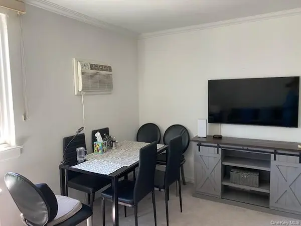 260-11 73rd AVE #E-2, Glen Oaks, NY 11004
