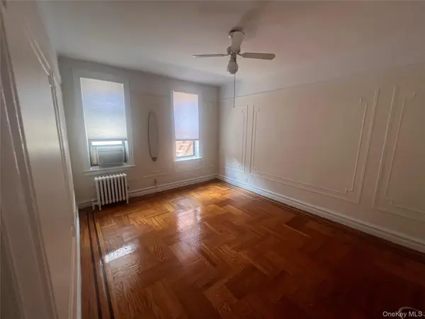 37-20 81 ST #5E, Jackson Heights, NY 11372