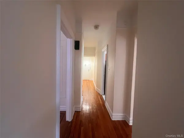 37-20 81 ST #5E, Jackson Heights, NY 11372