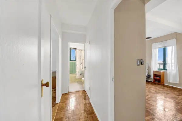 14 Metropolitan OVAL #8G, Bronx, NY 10462