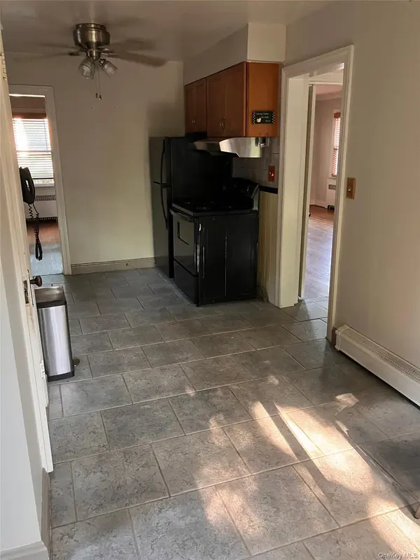 12 Maryland AVE, Freeport, NY 11520