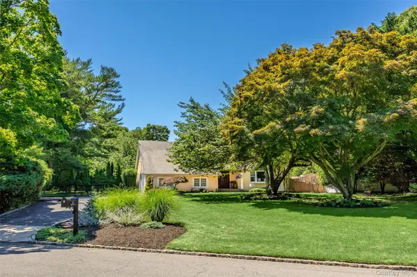 14 Fairway DR, Port Jefferson, NY 11777
