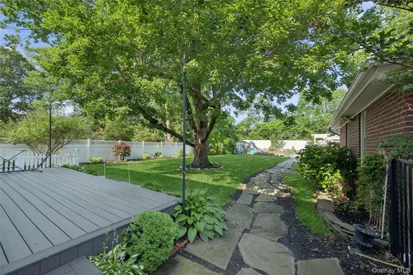 1210 Hyman AVE, Bay Shore, NY 11706
