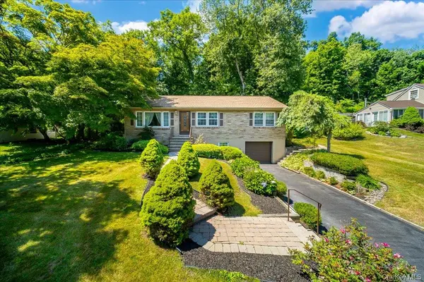21 Midland AVE, Central Valley, NY 10917