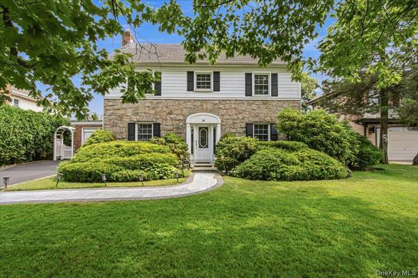 24 Overlook RD,  Great Neck,  NY 11020