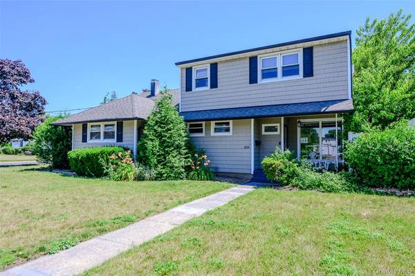 3251 Neptune AVE, Oceanside, NY 11572