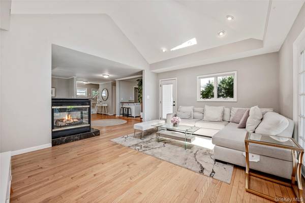 3251 Neptune AVE, Oceanside, NY 11572