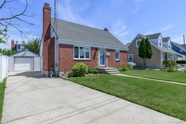 1316 Telegram AVE, Elmont, NY 11003