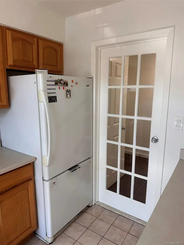 219-02 64 AVE #1A, Bayside, NY 11364
