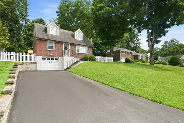 12 Logwynn LN, Cortlandt Manor, NY 10567