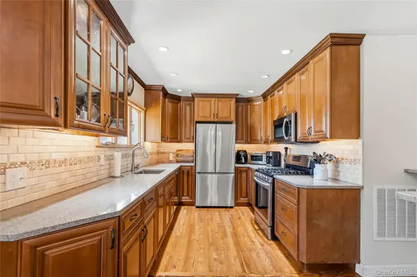 116 Spruce ST, Massapequa Park, NY 11762