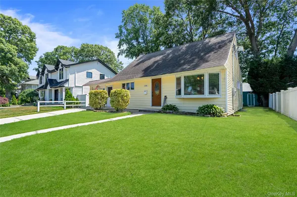 116 Spruce ST, Massapequa Park, NY 11762