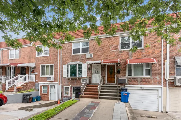 4318 195th ST, Flushing, NY 11358