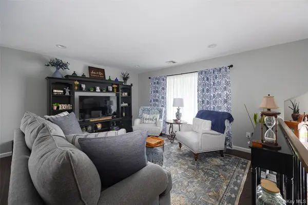 8 Willow RD, Beacon, NY 12508