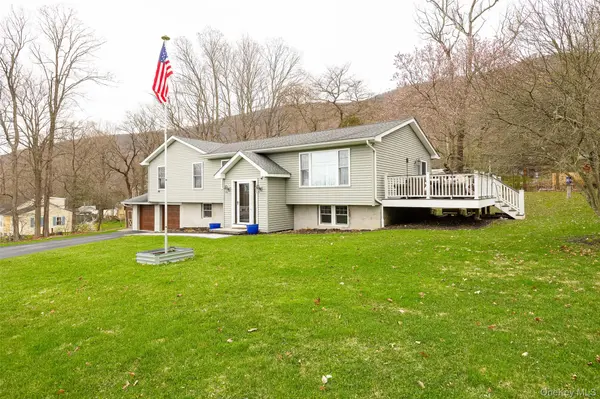8 Willow RD, Beacon, NY 12508