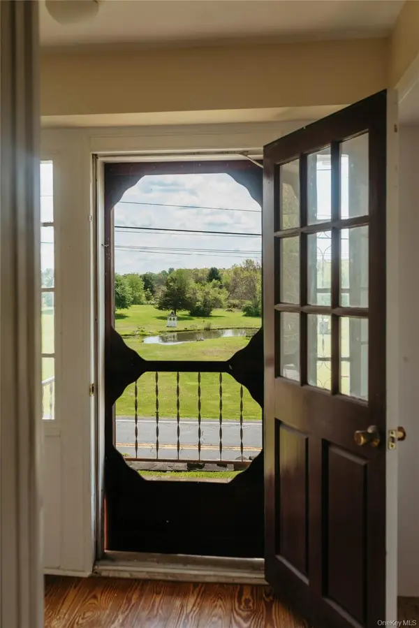 1693 Route 32, Saugerties, NY 12477