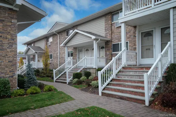 65 Friendly CT #L091, Babylon, NY 11704