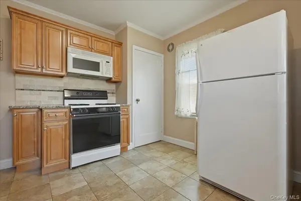 210 Madison ST, Franklin Square, NY 11010