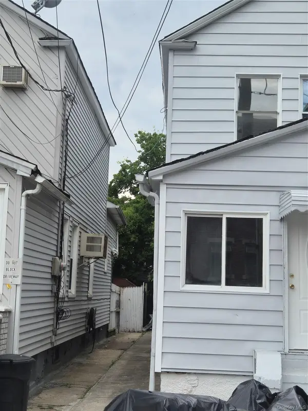 111-40 114th ST, South Ozone Park, NY 11420