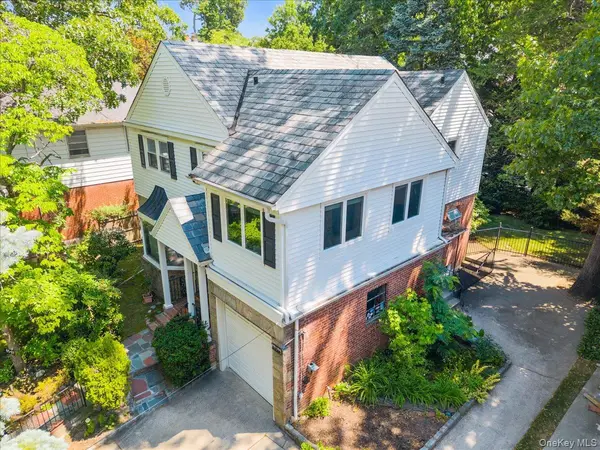 8507 Avon ST, Jamaica Estates, NY 11432
