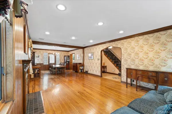8507 Avon ST, Jamaica Estates, NY 11432