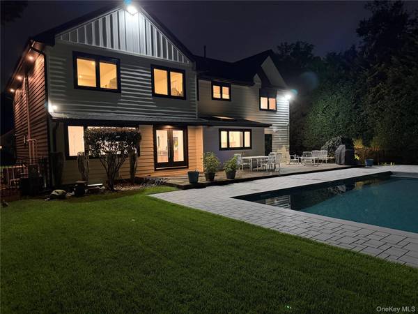 43 Marian LN, Jericho, NY 11753