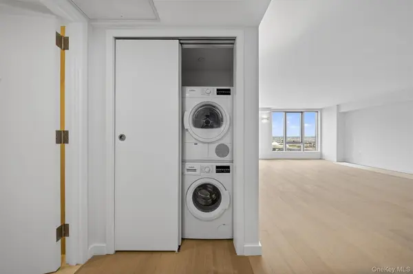 3371 Prince ST #7K, Flushing, NY 11354