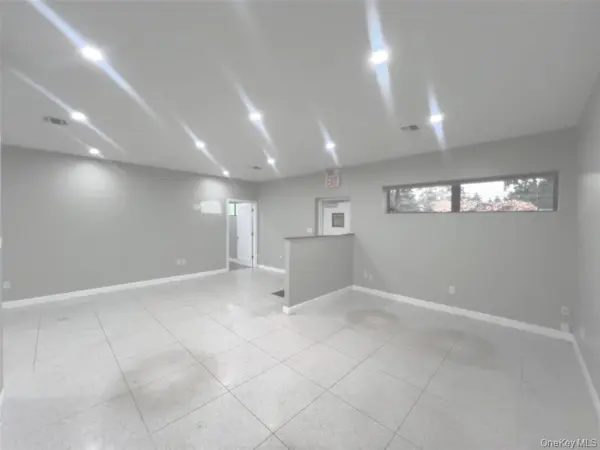 190 MARGARETTA AVE, Massapequa, NY 11758