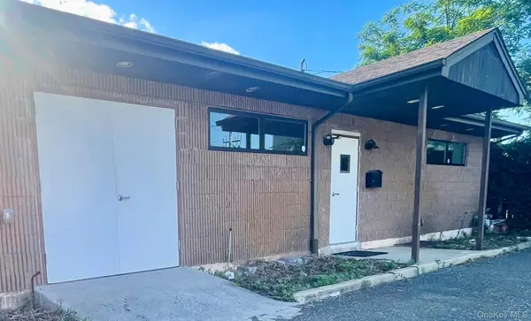 190 MARGARETTA AVE, Massapequa, NY 11758