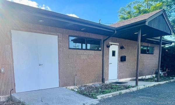 190 MARGARETTA AVE, Massapequa, NY 11758
