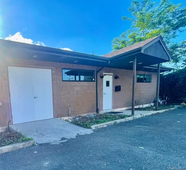 190 MARGARETTA AVE, Massapequa, NY 11758