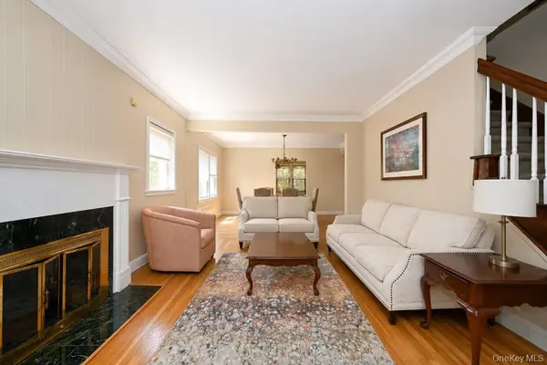53-24 212th ST, Bayside, NY 11364