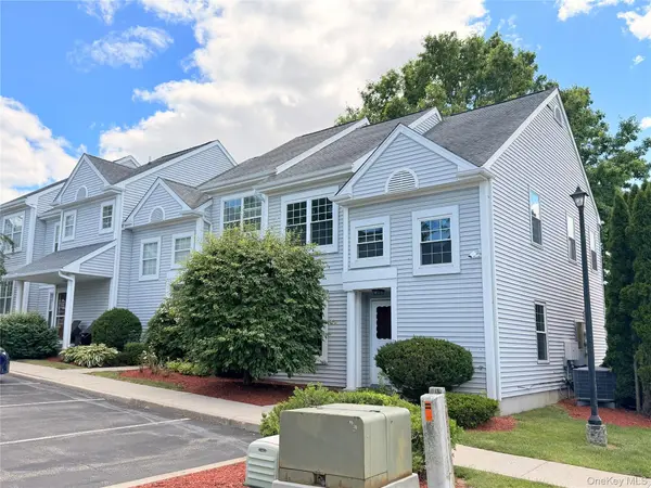 15 Kendal LN, Middletown, NY 10940