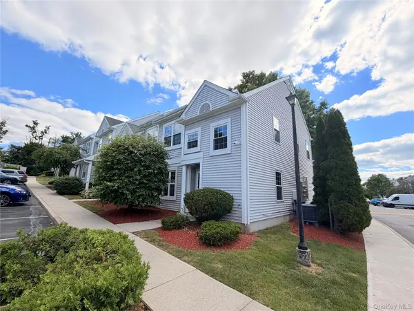 15 Kendal LN, Middletown, NY 10940