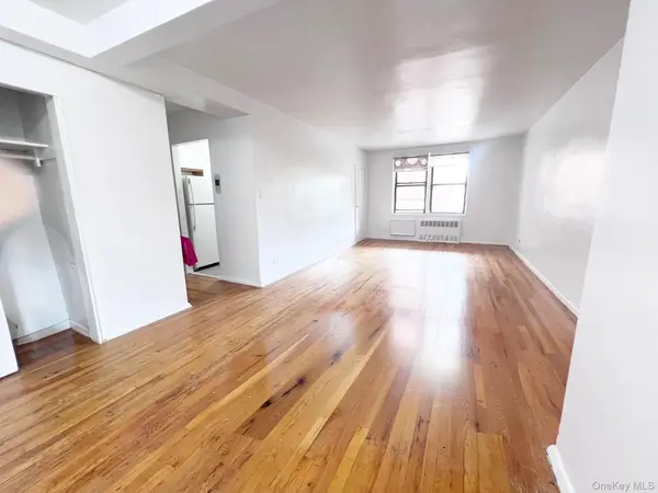 38-25 Parsons BLVD #5A, Flushing, NY 11354