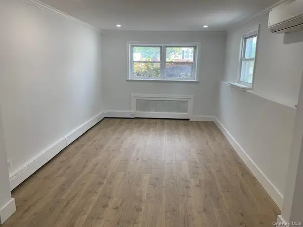 25 Jerome ST #1, Lindenhurst, NY 11757